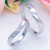 シンプルな1粒石H&Cマリッジリング/結婚指輪