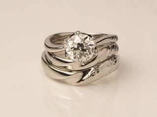 井土夫妻の婚約指輪と結婚指輪セットリング