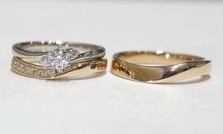 千葉県松戸市新谷夫妻の婚約指輪と結婚指輪セットリング