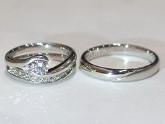 広島市中区田中様ご夫妻の婚約指輪と結婚指輪セットリング