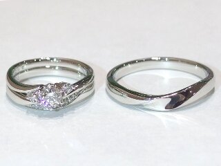 藤大夫妻の婚約指輪と結婚指輪セットリング
