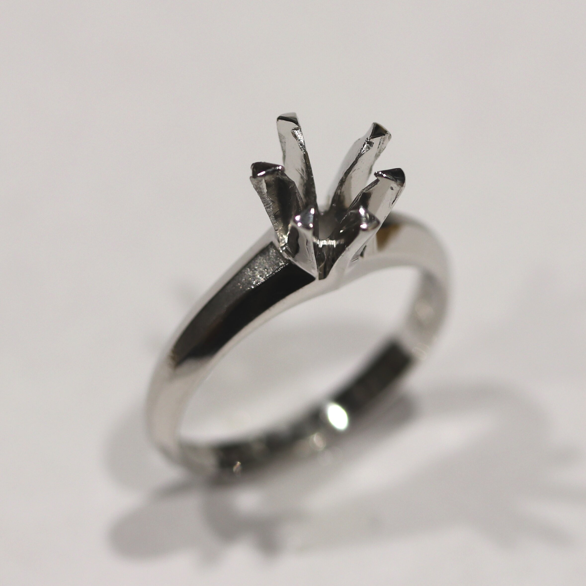 立爪婚約指輪ジュエリーリフォーム前