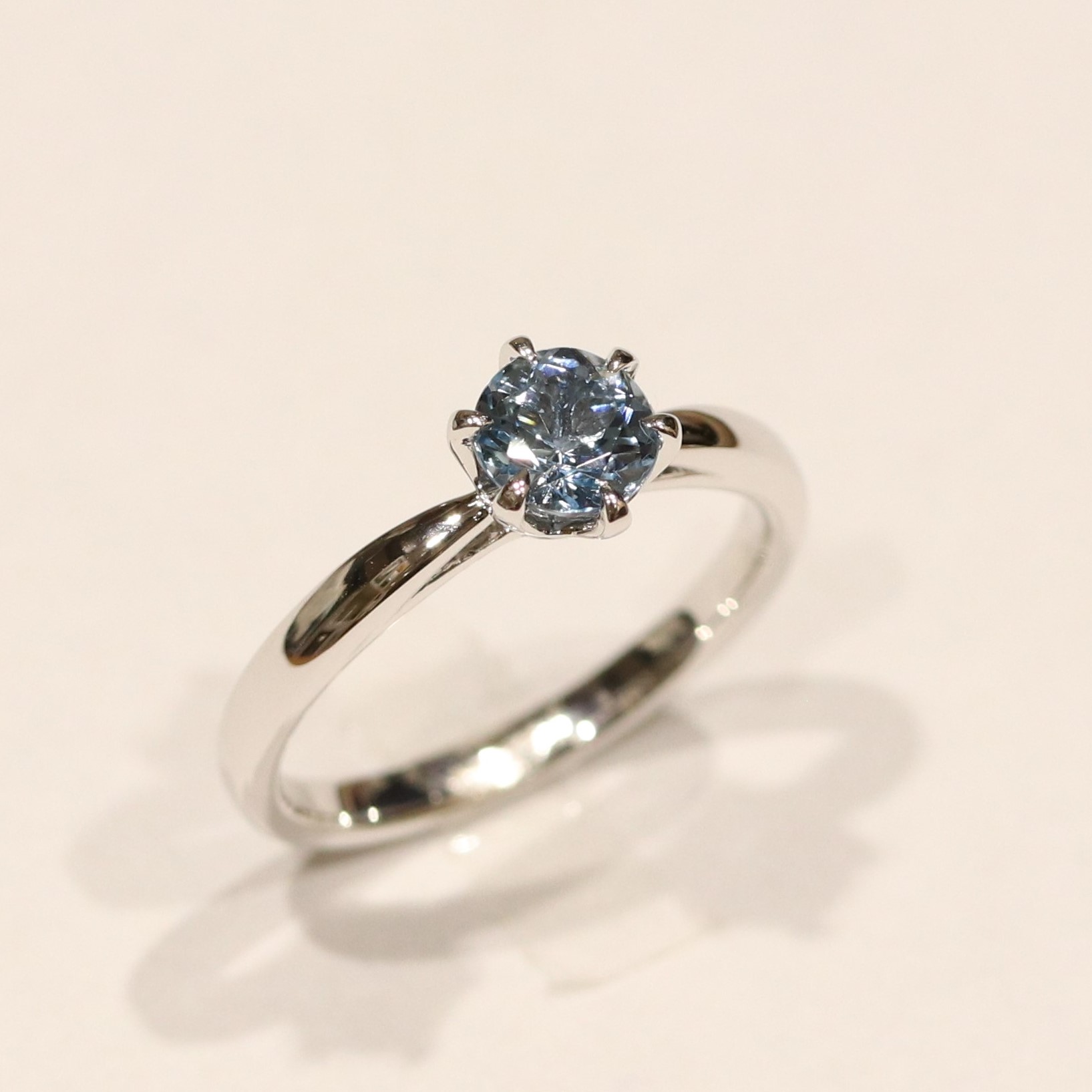 広島市西区小田様　プラチナアクアマリンエンゲージリング