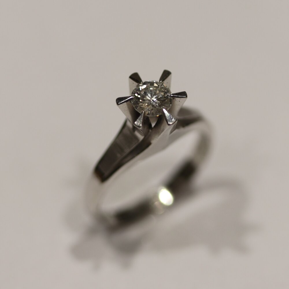 広島市佐伯区M様 プラチナダイヤリングリフォーム前