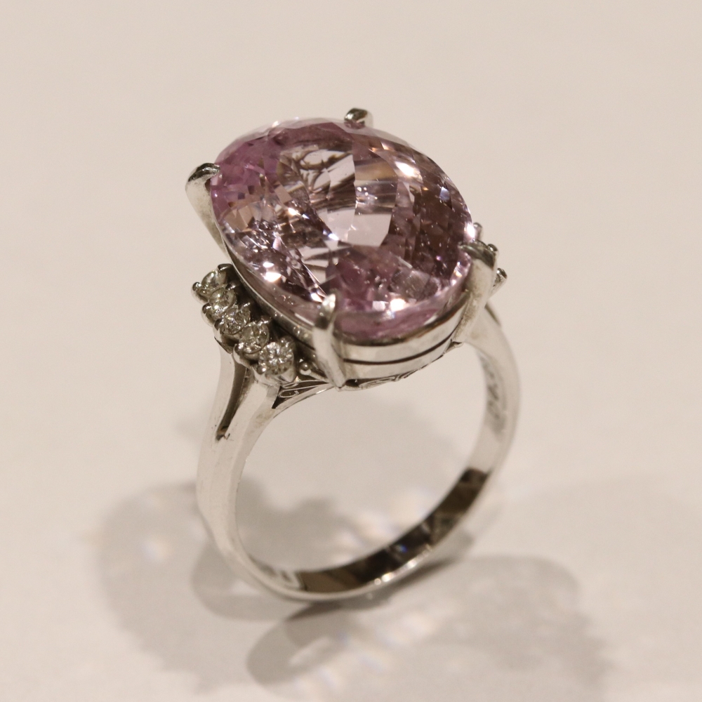 広島市西区M様 プラチナモルガナイトペンダントトップリフォーム前