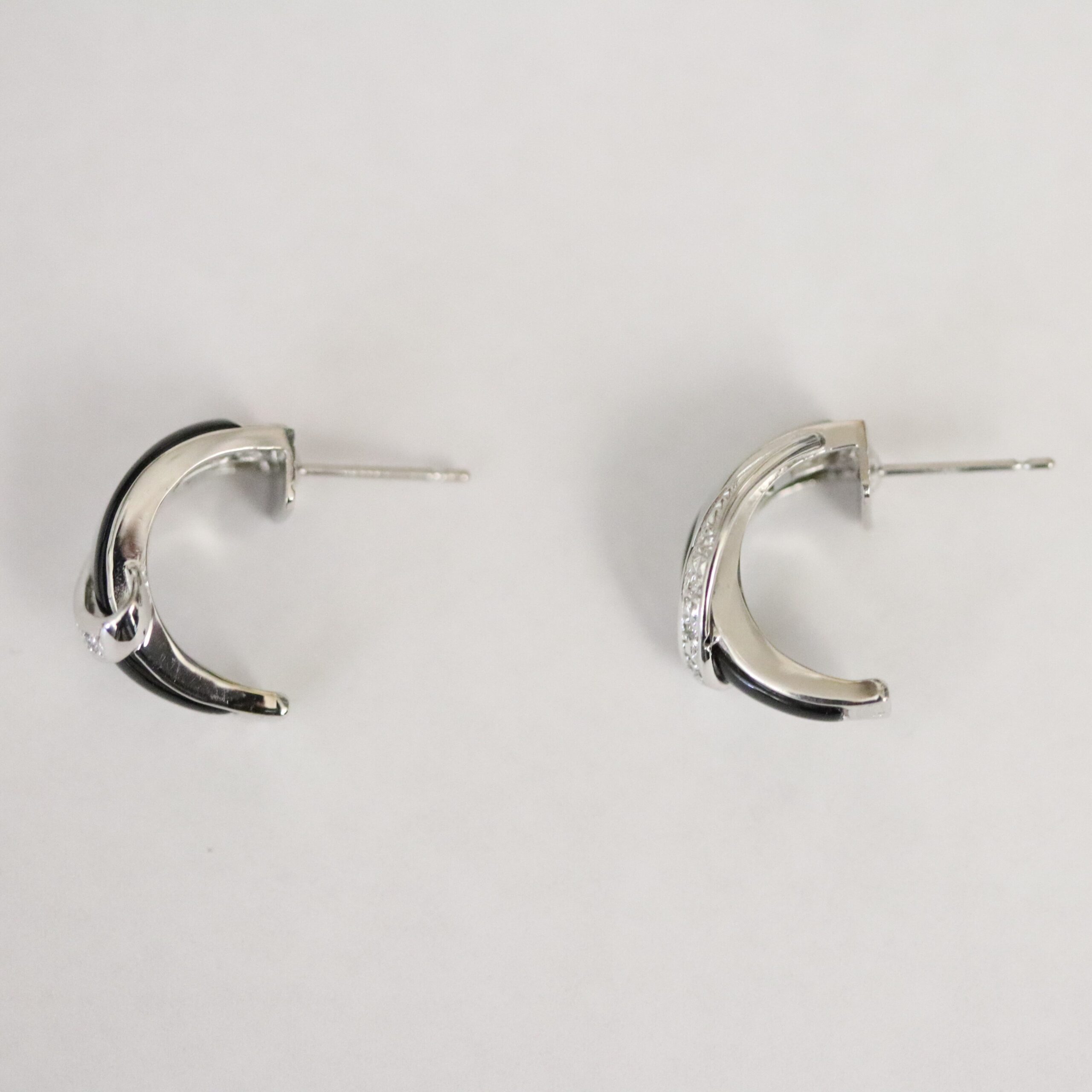 広島県安芸郡K様 K14WGダイヤ入りピアスリフォーム後