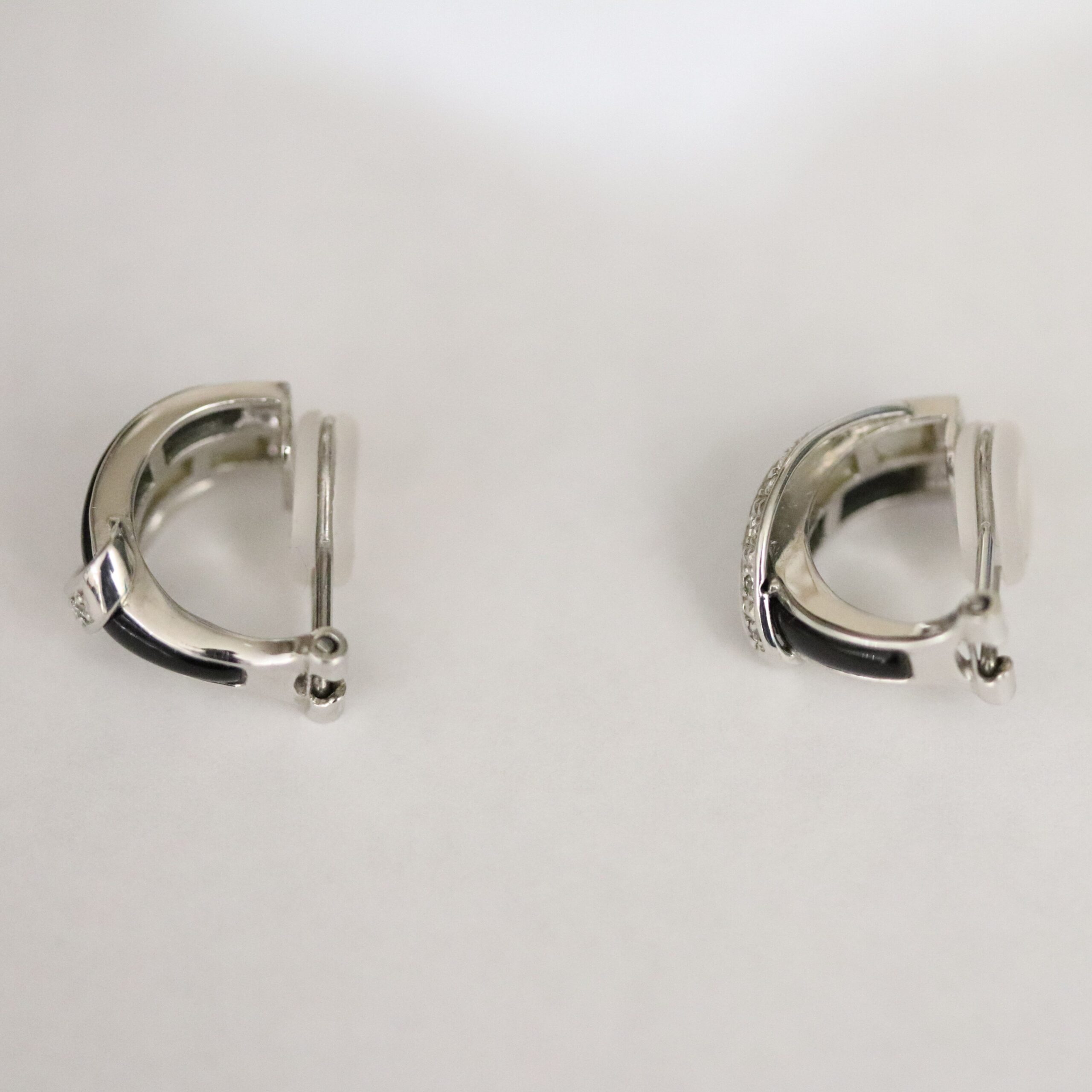 広島県安芸郡K様 K14WGダイヤ入りピアスリフォーム前