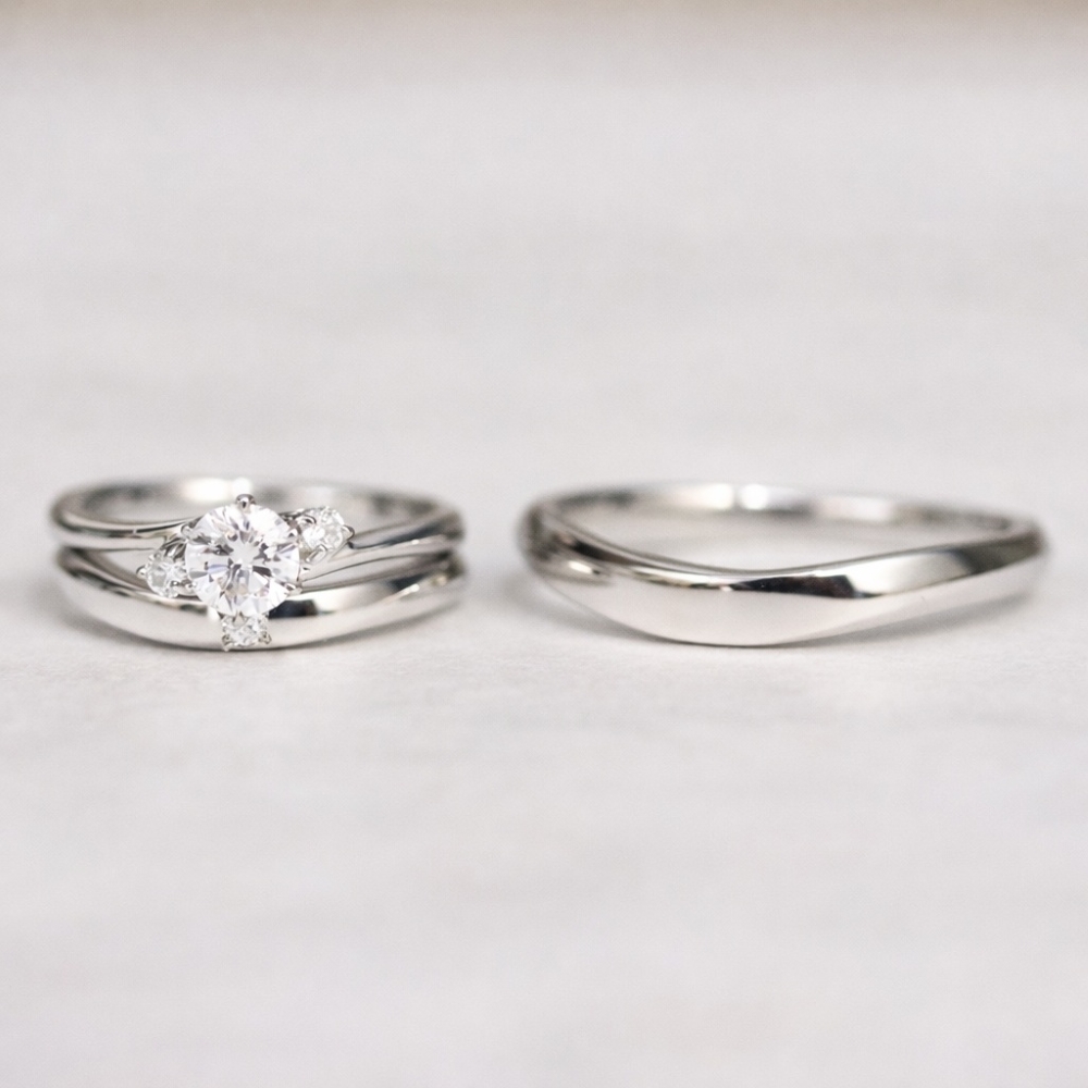 広島市安佐北区竹本様ご夫妻　プラチナ婚約指輪と結婚指輪のセットリング